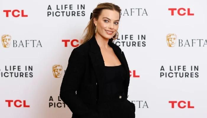 Street Style Icon Margot Robbie Stuns in New York City