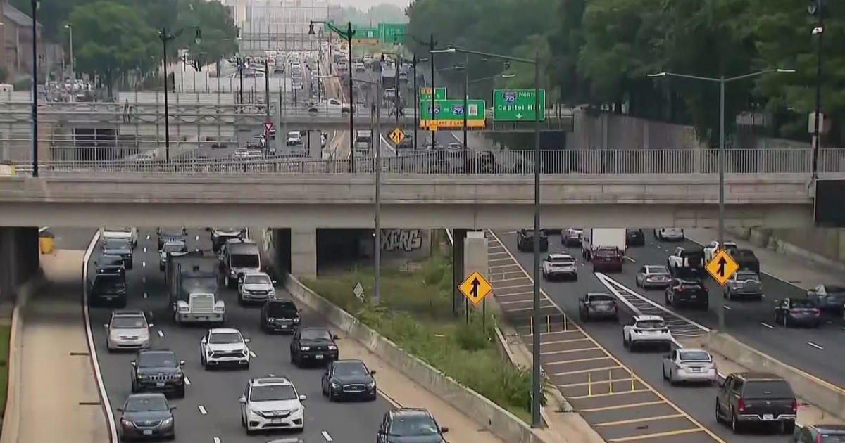 Experts urge patience ahead of Thanksgiving holiday travel