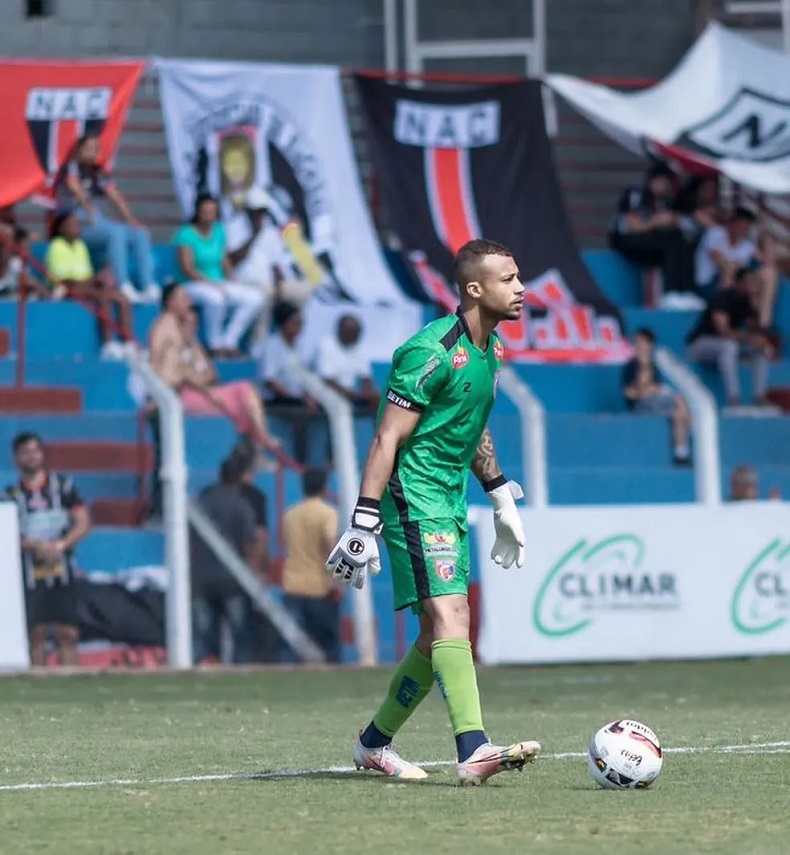 Oeirense anuncia goleiro e volante do futebol mineiro para Campeonato Piauiense 2024