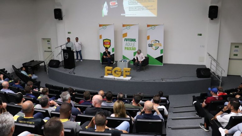 Projeto Conecta realiza workshop com auxiliar técnico da Seleção Brasileira e com fundador da Universidade do Futebol