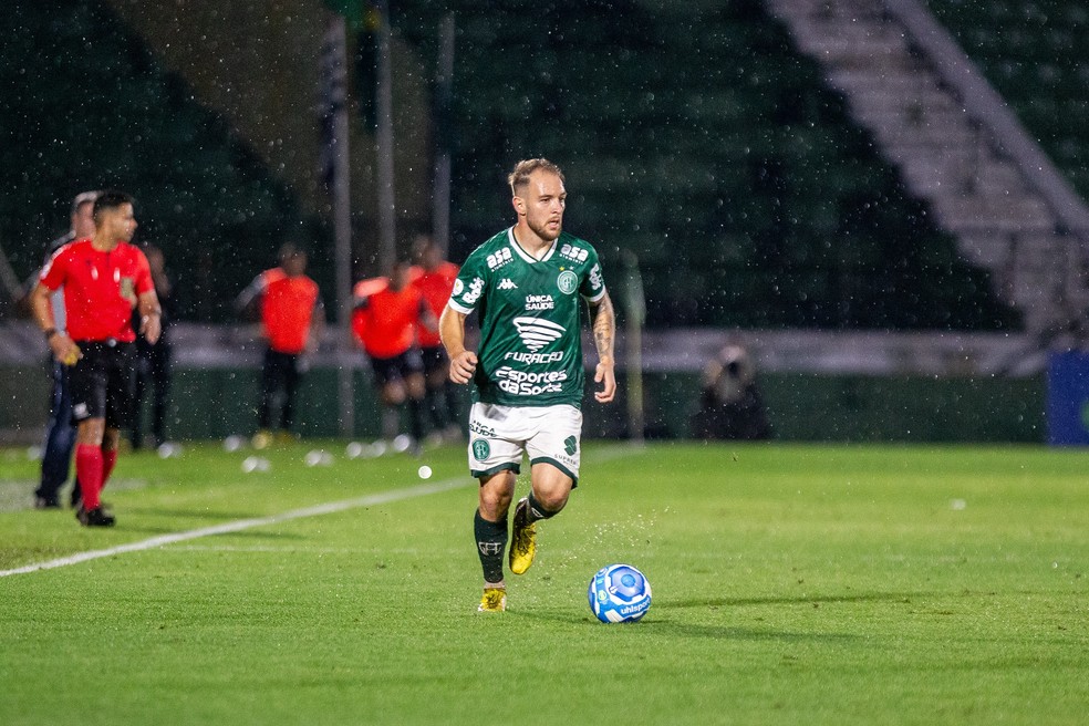 Bruno José tem proposta do futebol japonês e encerra passagem pelo Guarani