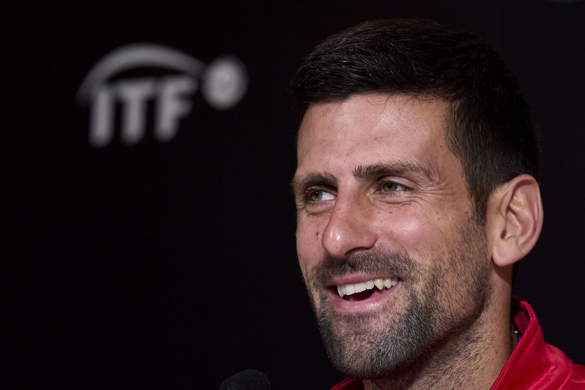 “Looks like a fast food employee and my eyes are bleeding” – Tennis fans reject Novak Djokovic’s Paris Masters kit