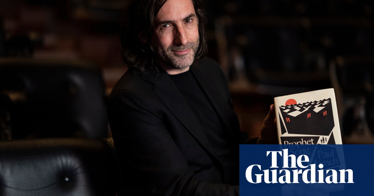 ‘Soul-shattering’ Prophet Song by Paul Lynch wins 2023 Booker prize