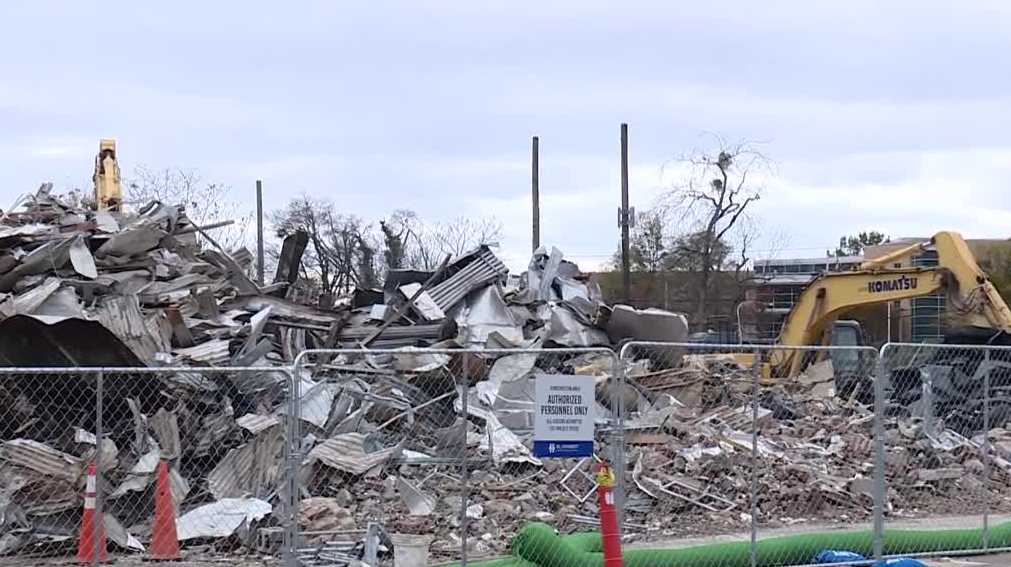 Neighbors in food desert upset seeing demolition of old Western grocery store for luxury apartments