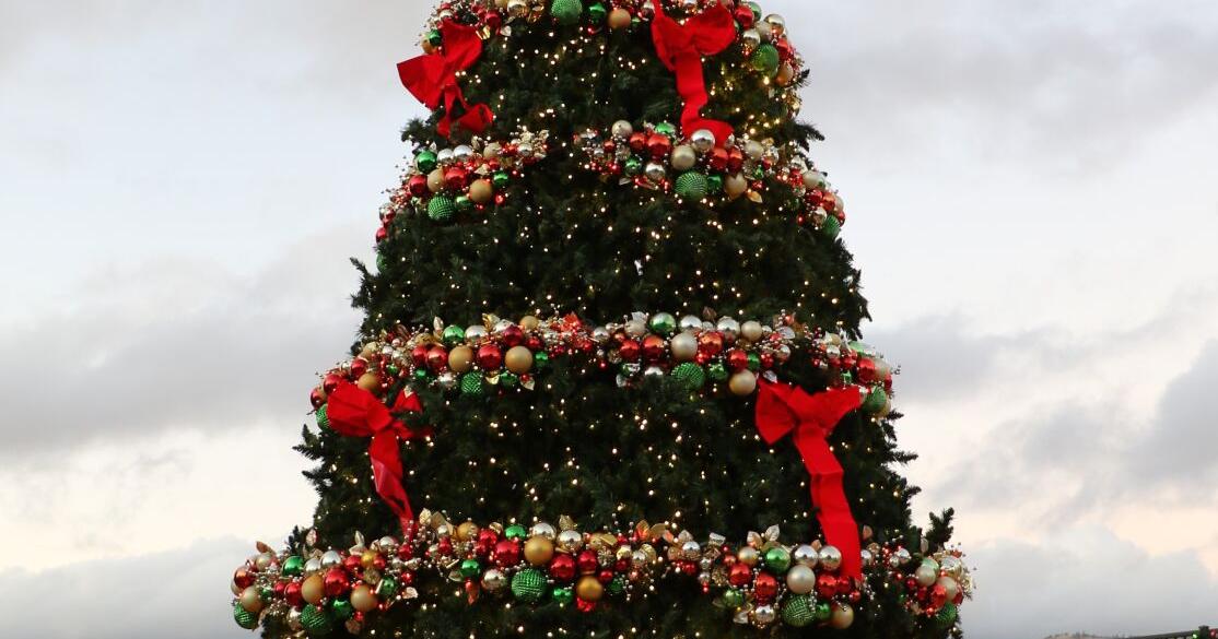 Santa, trees, parade and shopping: Tehachapi prepares for traditional Christmas events