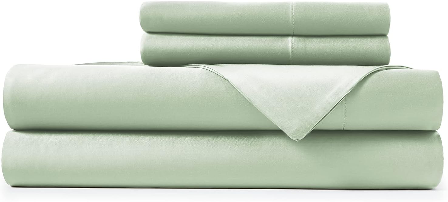 Cozy Up Your Bedroom with Up To 77% Off Black Friday Bedding Deals