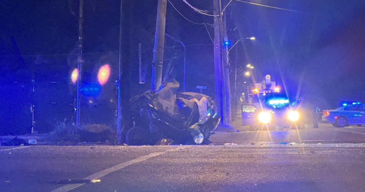 Person dead after car crash in Frayser, police say
