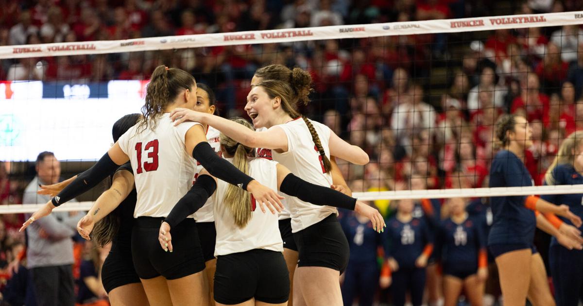 Nebraska volleyball sweeps Michigan to clinch share of Big Ten title