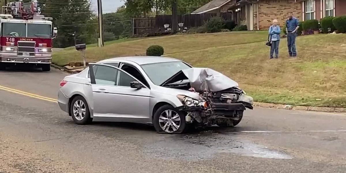 Car crashes into house in Longview