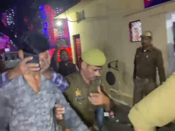 UP News: कार पर विधायक का स्टीकर और बीजेपी का झंडा, पुलिस ने अपराधी की रात के समय जेल में कराई एंट्री