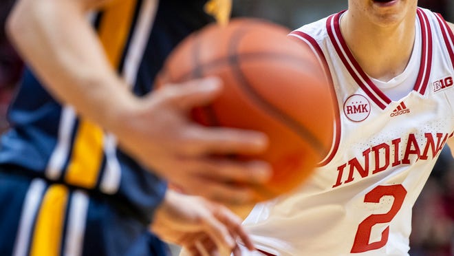 Heavy-hearted Indiana basketball mourns Bob Knights, wins exhibition game over Marian