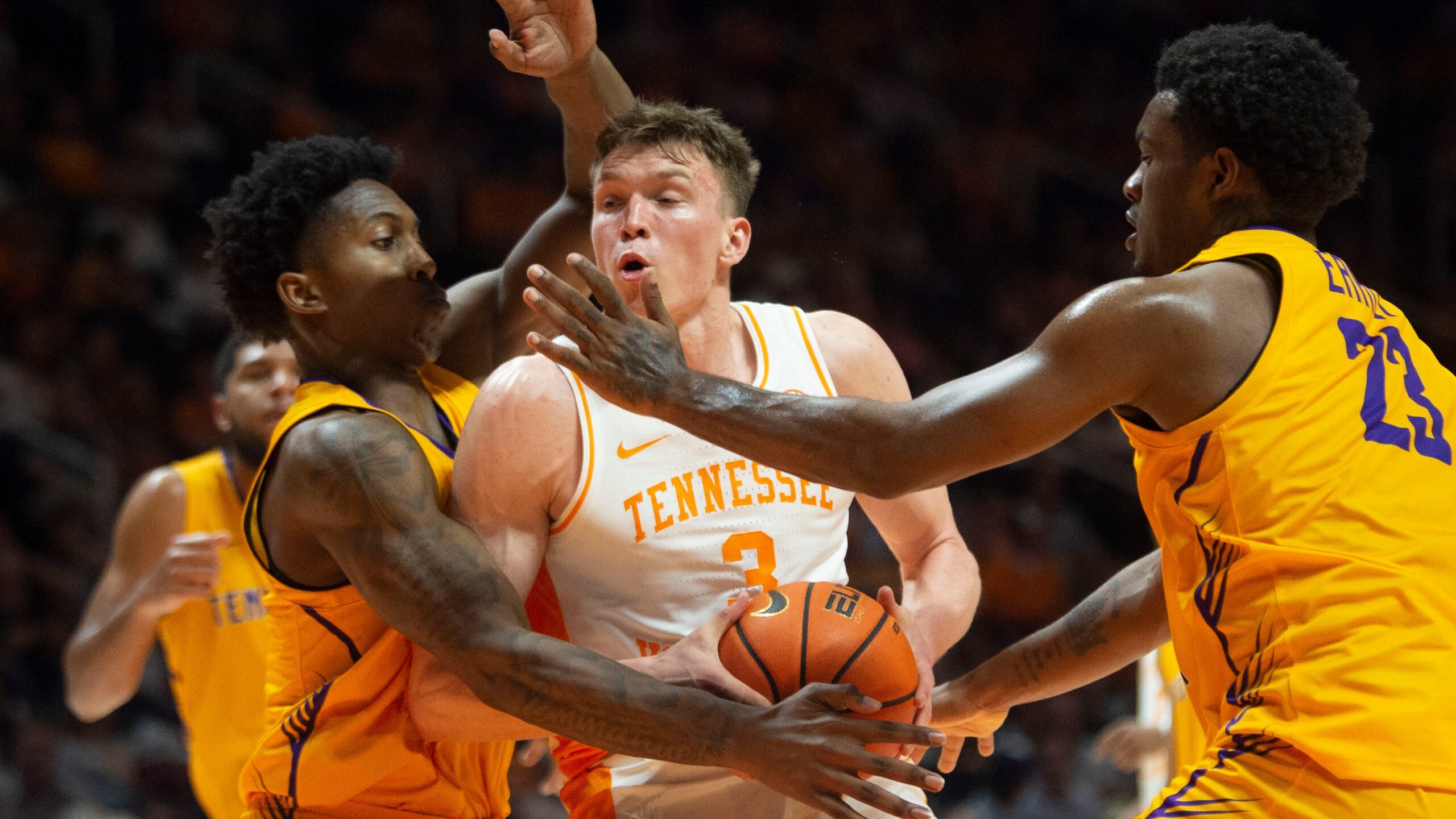 What is Peacock? How to watch Tennessee-Wisconsin game basketball on NBC streaming site