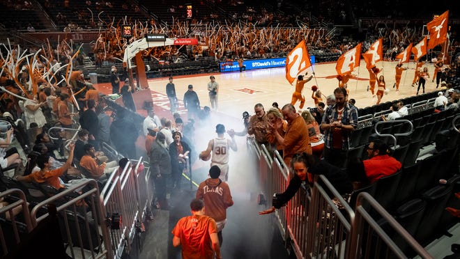 Texas men’s basketball preview: Longhorns face Louisville in first game in New York City