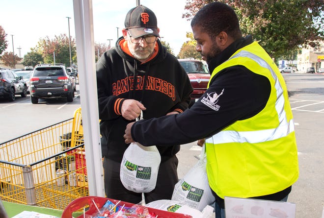 RTD holds it’s 25th annual Stuff the Bus Thanksgiving food drive