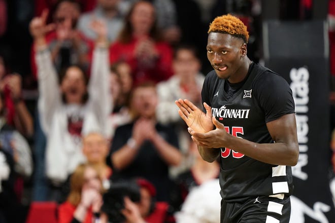 Aziz Bandaogo electric in debut for Cincinnati Bearcats basketball in win vs. Georgia Tech