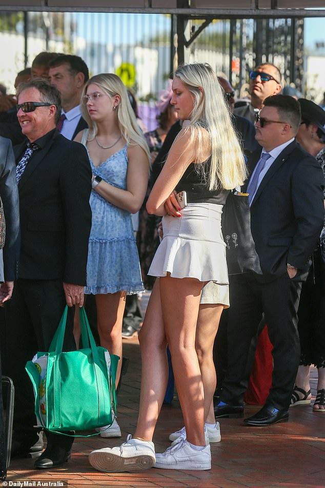 The unbelievable new fashion trend taking hold at the Melbourne Cup