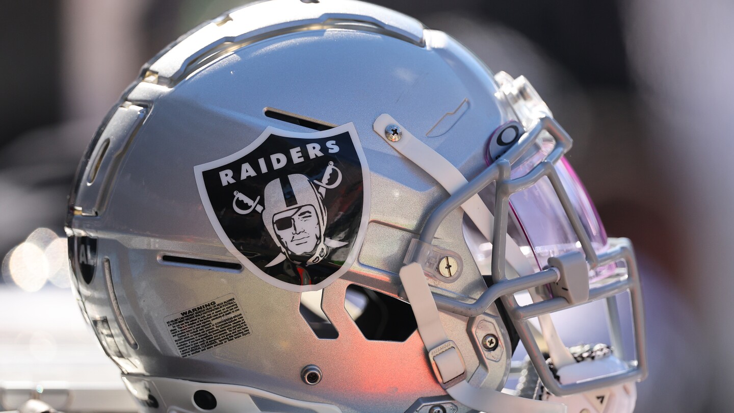 Report: Raiders plan to name Antonio Pierce interim head coach