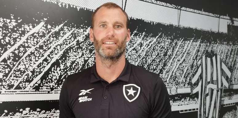 Joel Carli atuará como coordenador de futebol do Botafogo