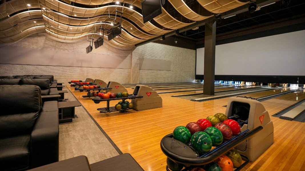Renovated bowling alley, movie theater and entertainment center at Bayshore opens