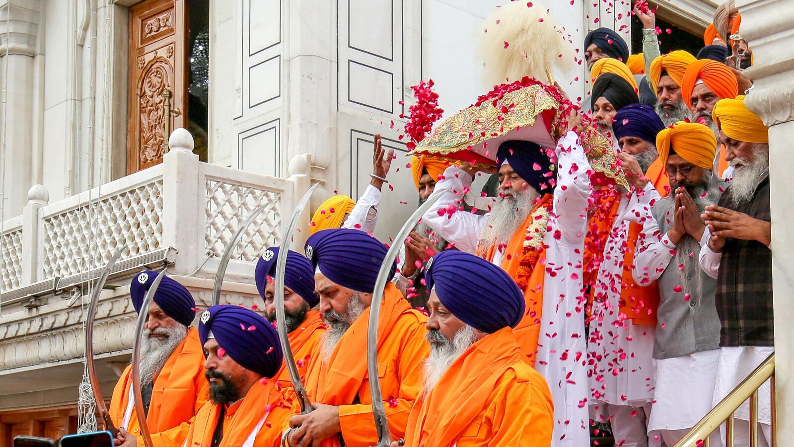 Guru Nanak Jayanti 2023: 5 financial lessons you can learn on Gurpurab