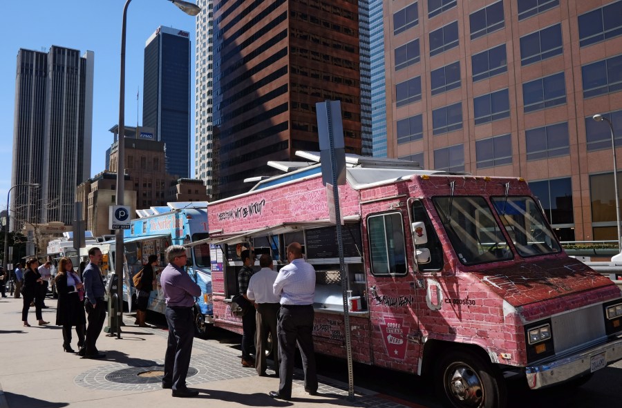 L.A. food truck workers face extreme temps, but regulations make fixing the problem complicated
