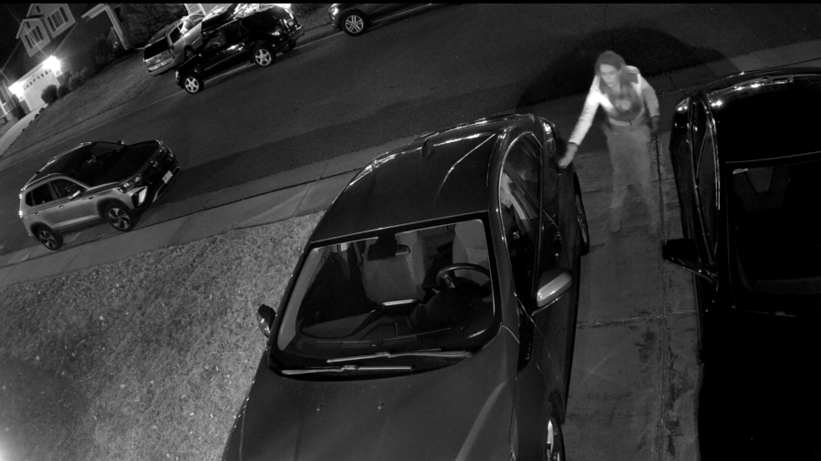 Video shows suspects in 18 car break-ins in Highlands Ranch