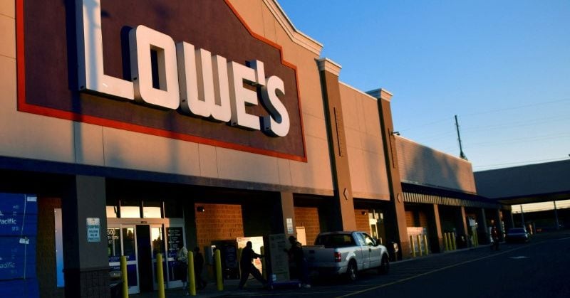 Lowe’s sees steeper drop in annual comparable sales on weak demand