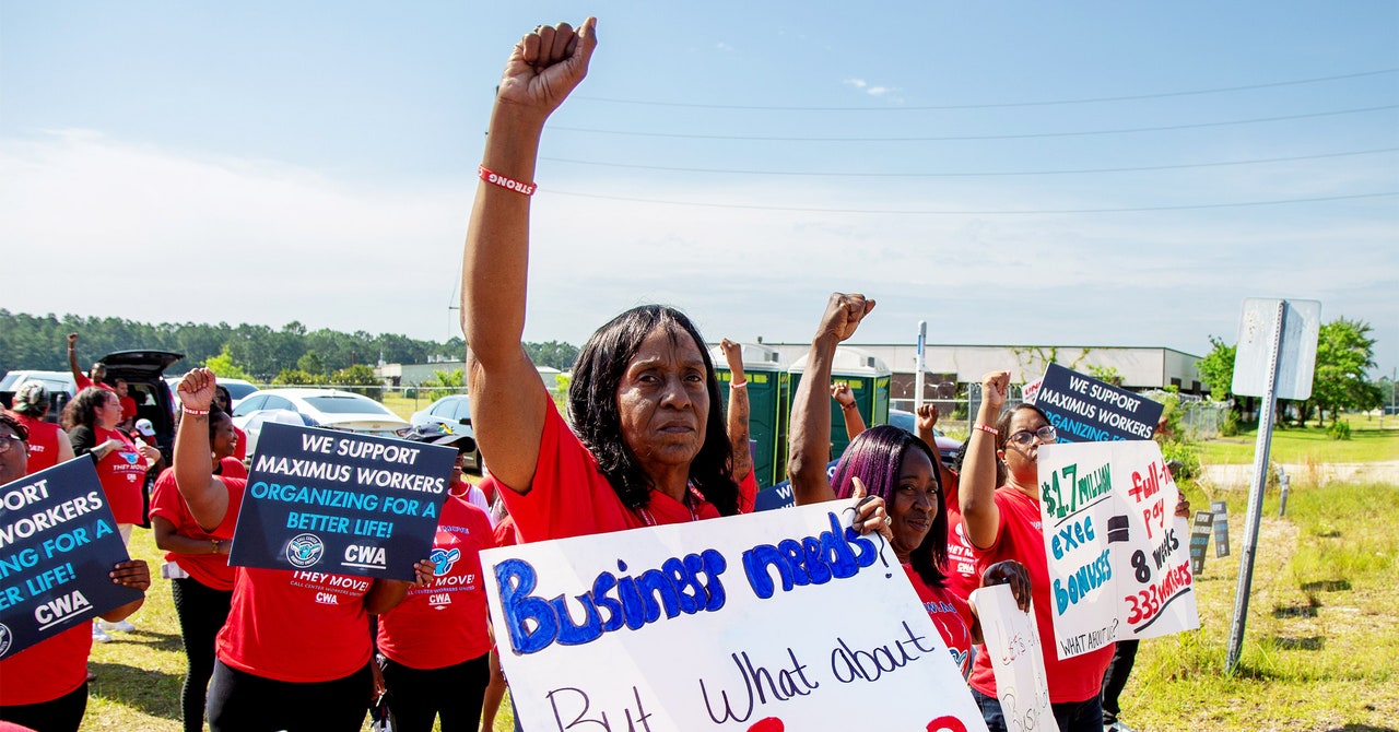 Obamacare Call Center Staff Strike Over Steep Health Care Costs and Scarce Bathroom Breaks