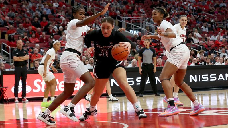 Women’s basketball resumes action after holiday with contest at Evansville