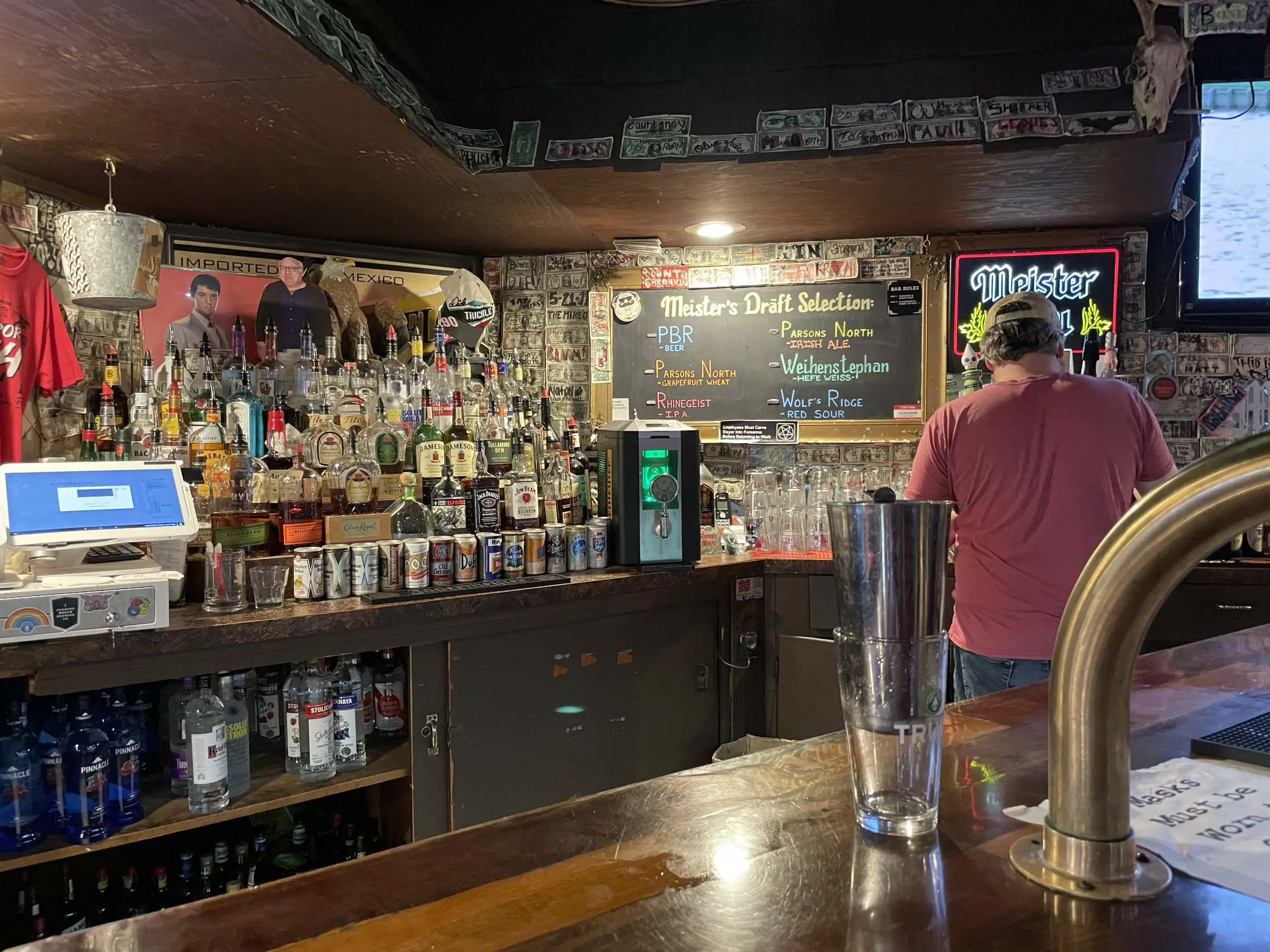 These are Columbus’ coolest, essential dive bars, says underground travel guide