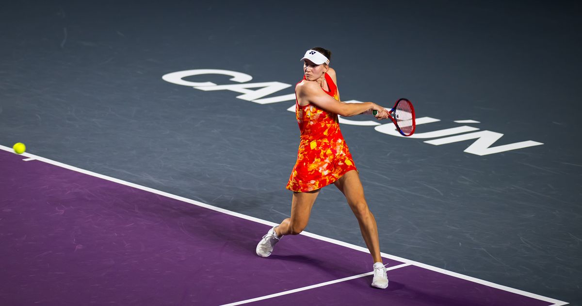 Rybakina eliminates Sakkari; sets must-win match vs. No.1 Sabalenka
