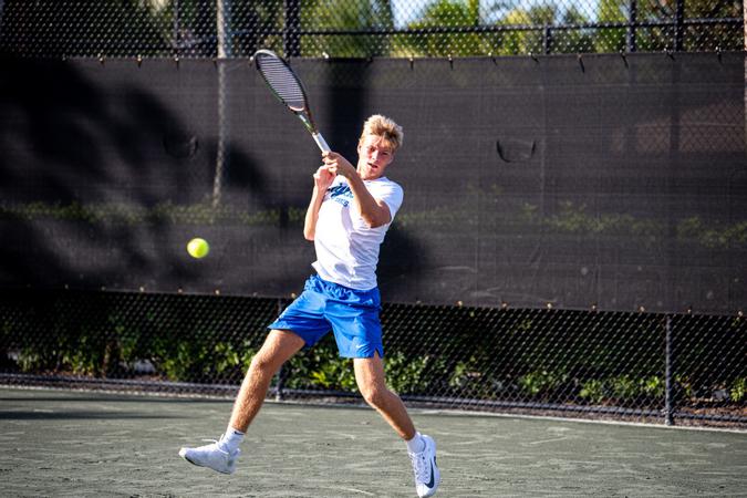 Men’s tennis earns five wins over Purdue University