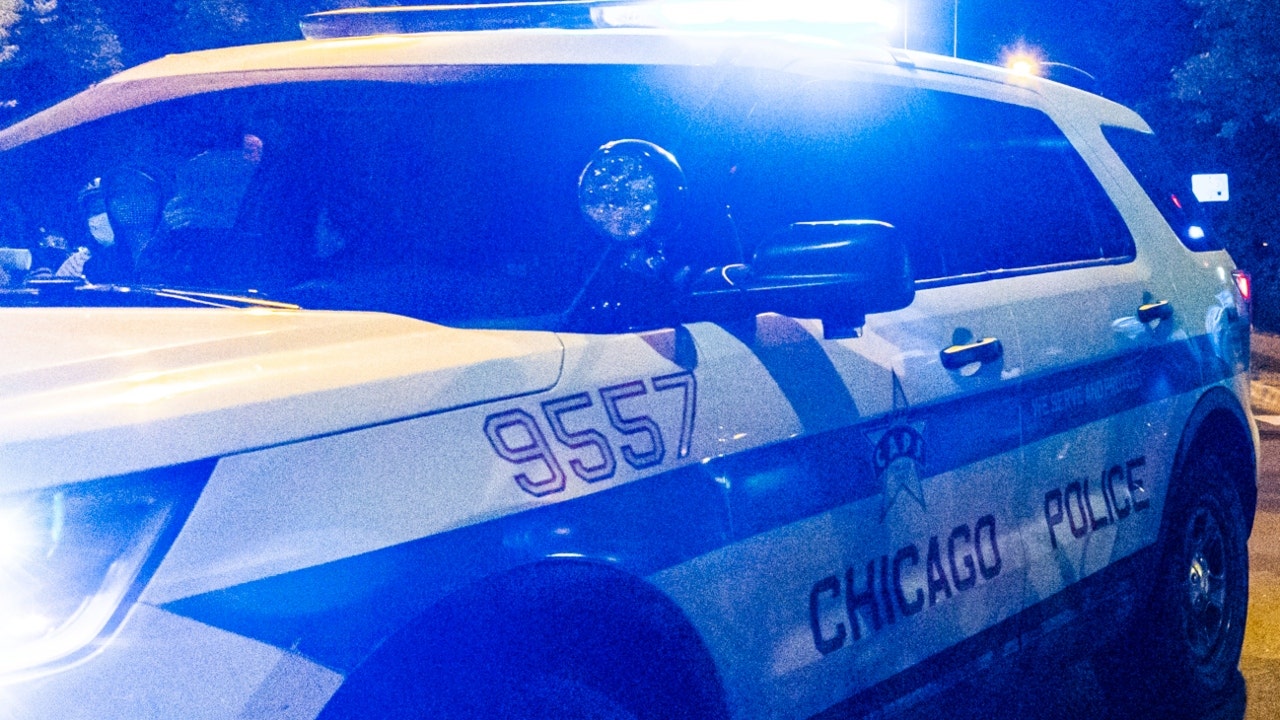 Pair fatally shot inside parked car on Chicago’s South Side