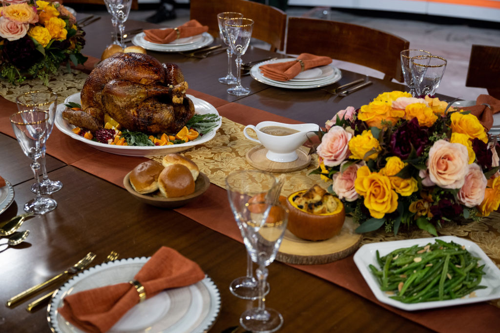 Nutrition expert Dawn Jackson Blatner: Tips for healthy holiday socializing