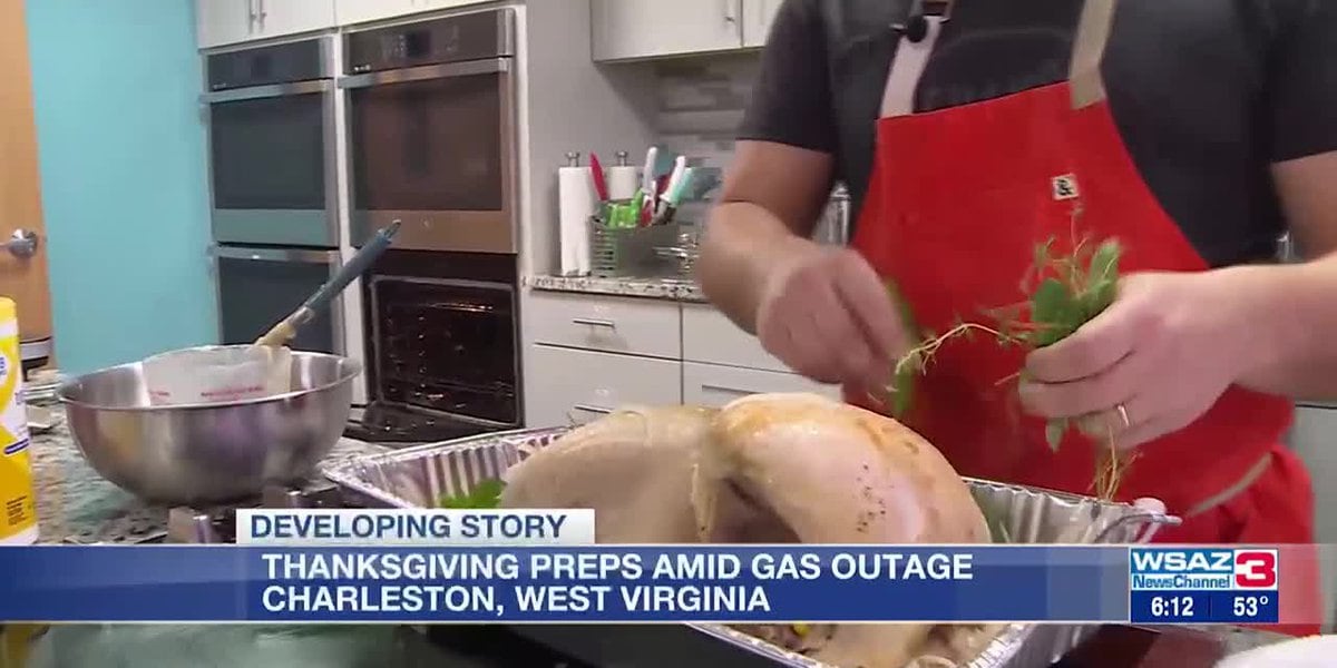 West Virginia Health Right preps for Thanksgiving meal distribution