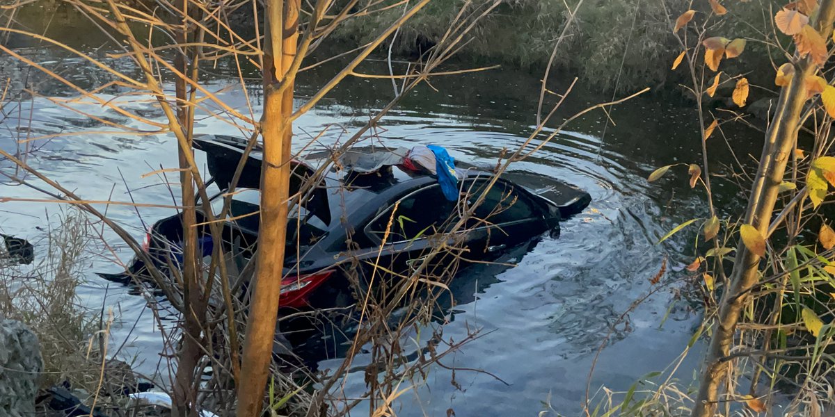 Car found in Ottawa River, police searching for driver