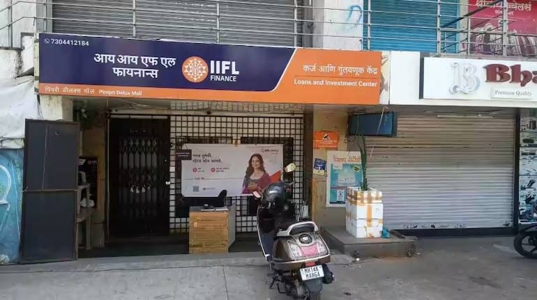 IIFL Finance rises 1.3% after CRISIL upgrades outlook to ‘positive’