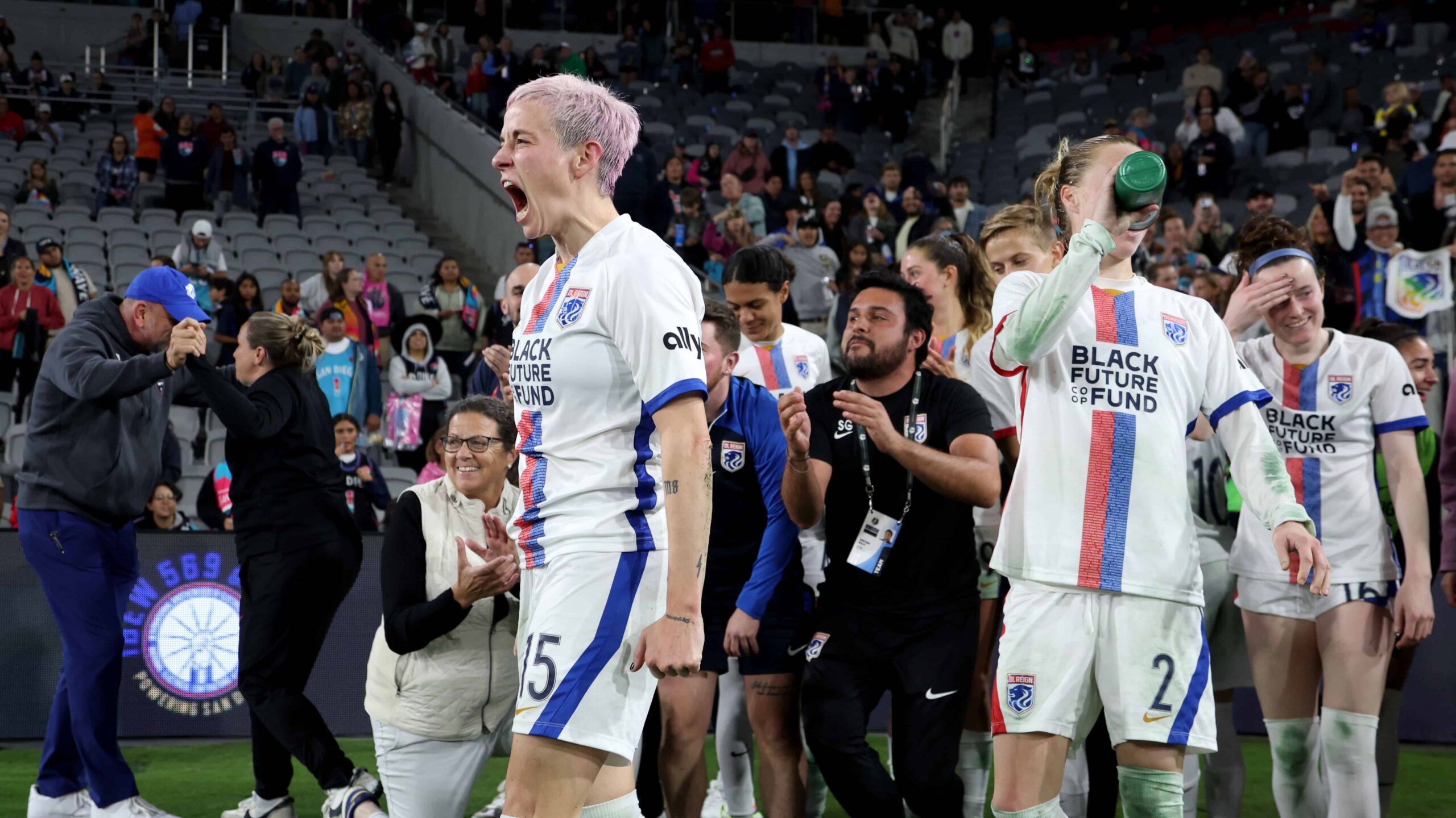 NWSL, liga de futebol feminino dos EUA, dá um grande salto com novo contrato de direitos de transmissão