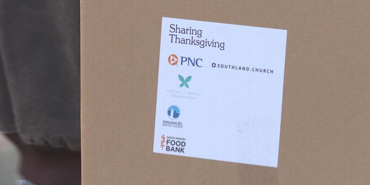 God’s Pantry Food Bank distributes 800 Thanksgiving meal boxes