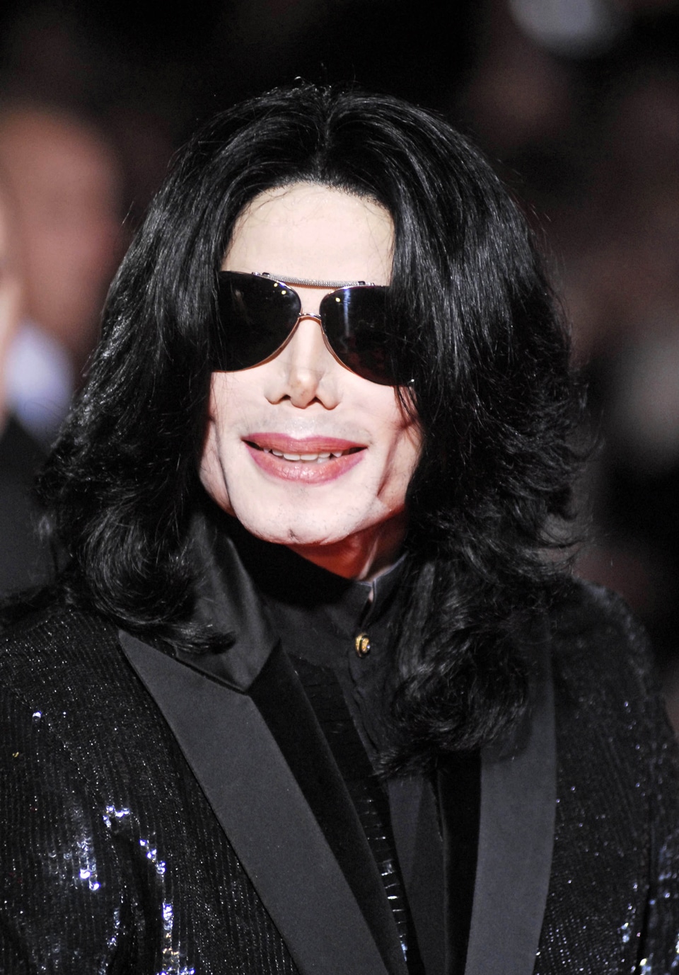 10 legendary celebrities who, despite their passing, continue to earn millions in 2023