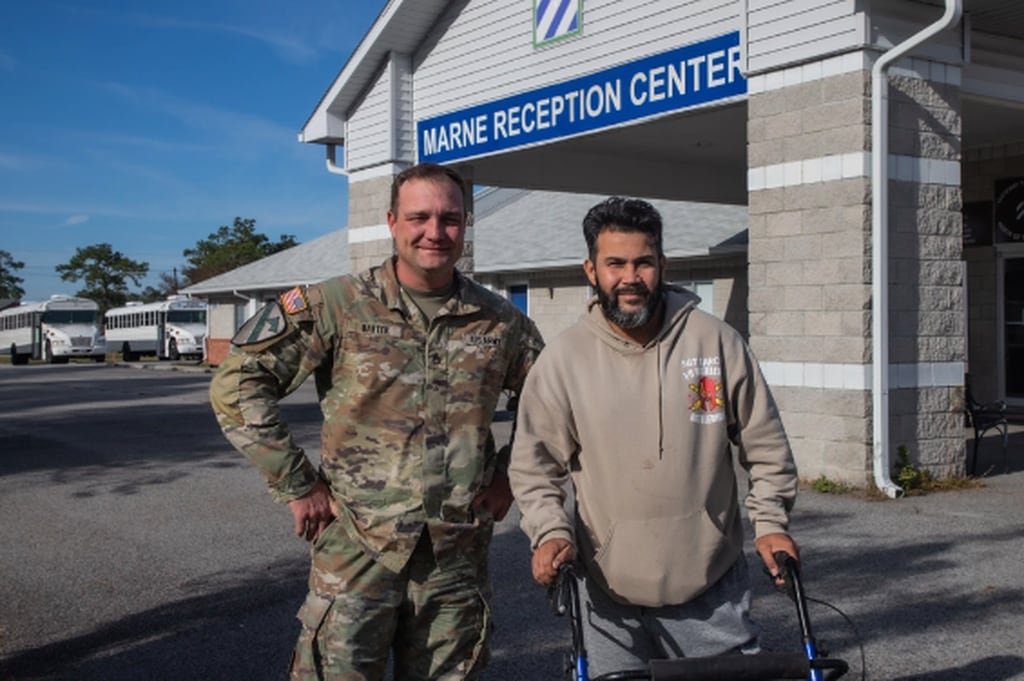 Army staff sergeant jumps into action after car crash, saves soldier