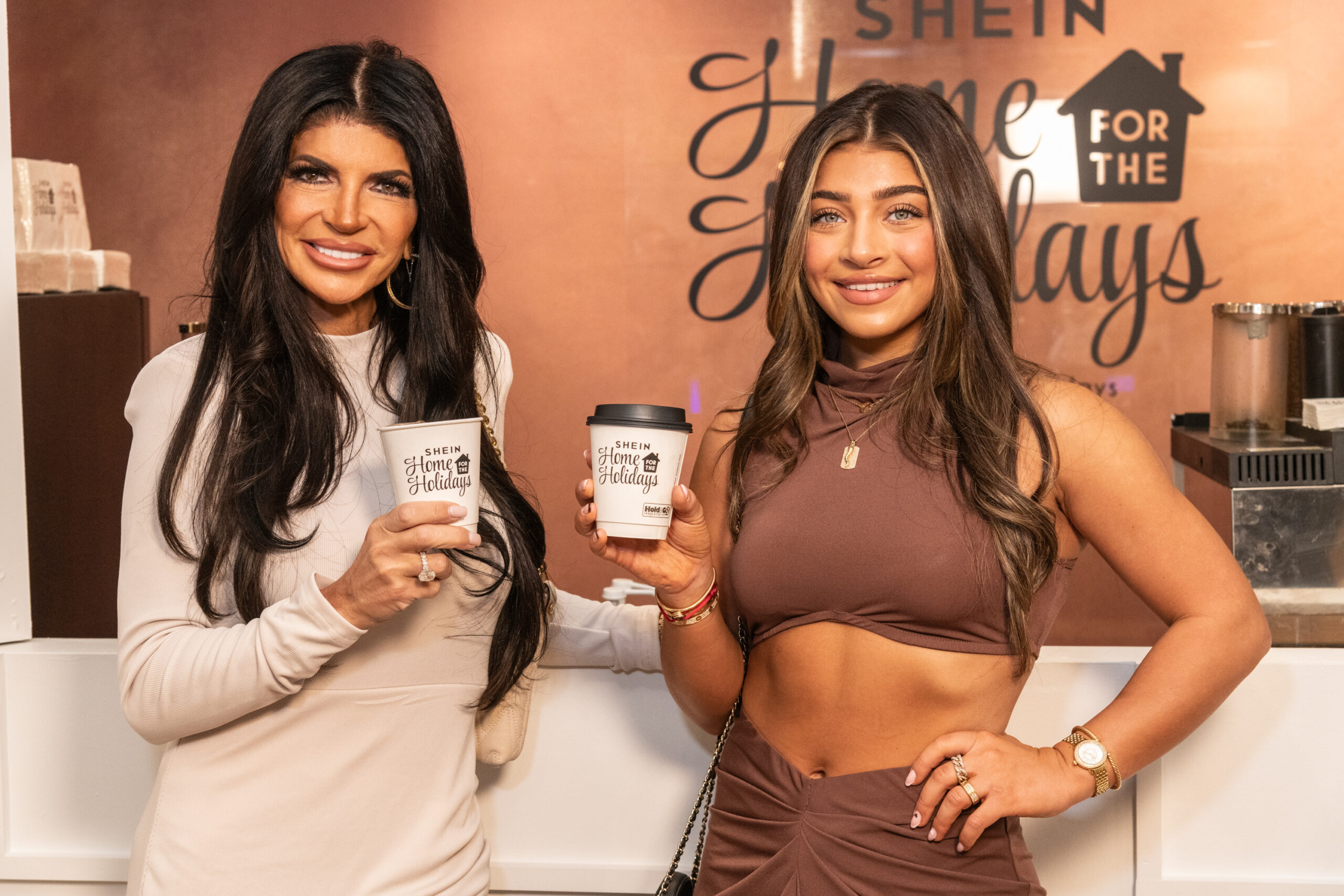 Teresa Giudice, daughter Gia visit Shein’s Home for The Holidays…