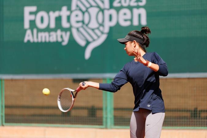 Tennis Signs Incoming Freshman Karina Jumazhanova