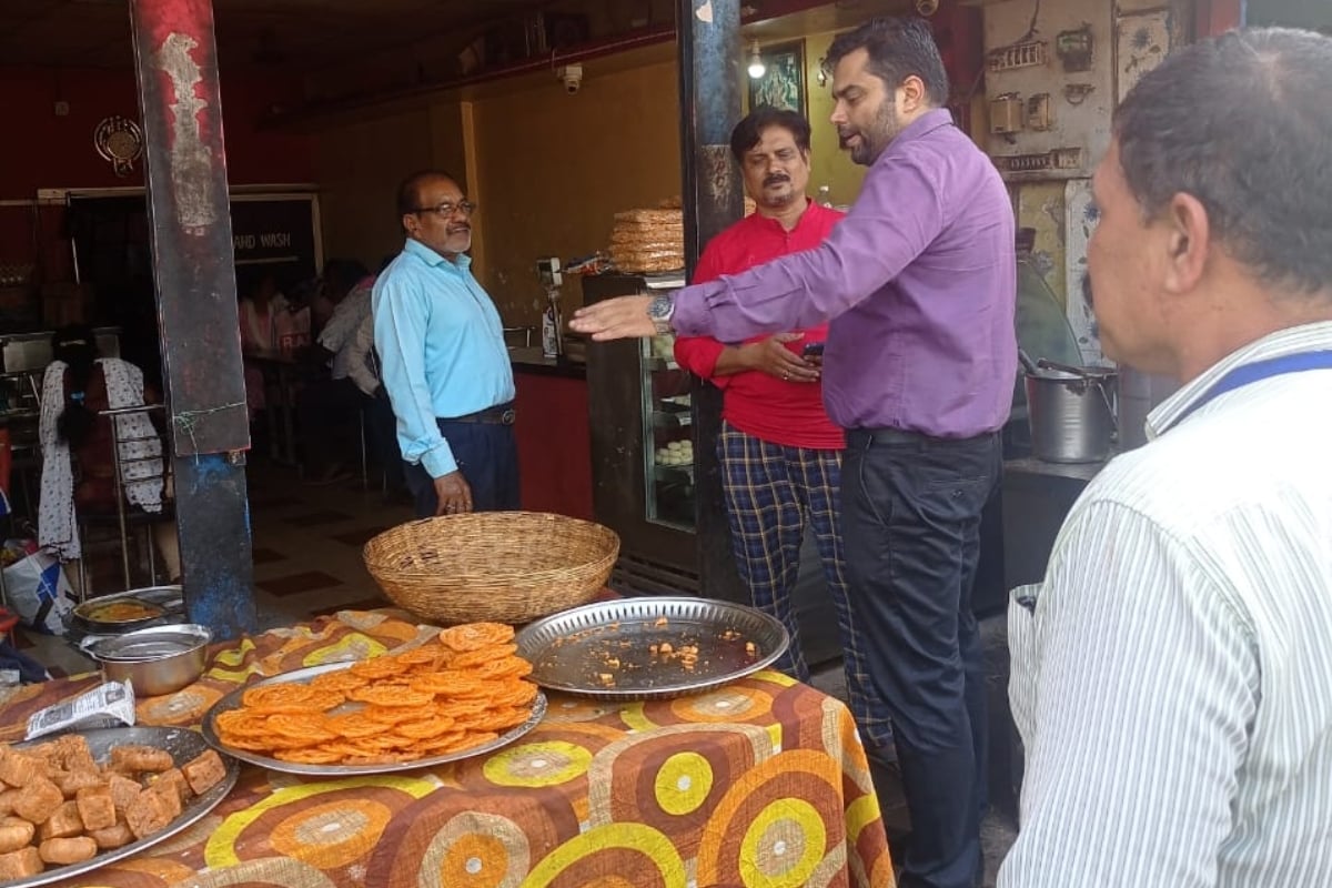 जमशेदपुर : खाद्य कारोबारियों को 7 दिनों में फूड लाइसेंस जमा करने का निर्देश, जलेबी में मिला अधर रंग