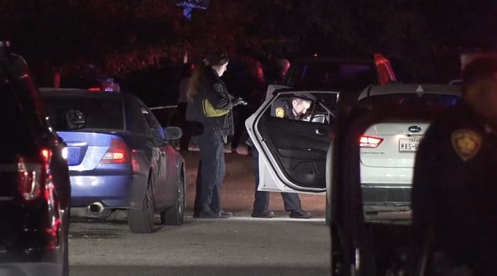 Homeowner shot while trying to scare off car burglars in Northwest Side neighborhood