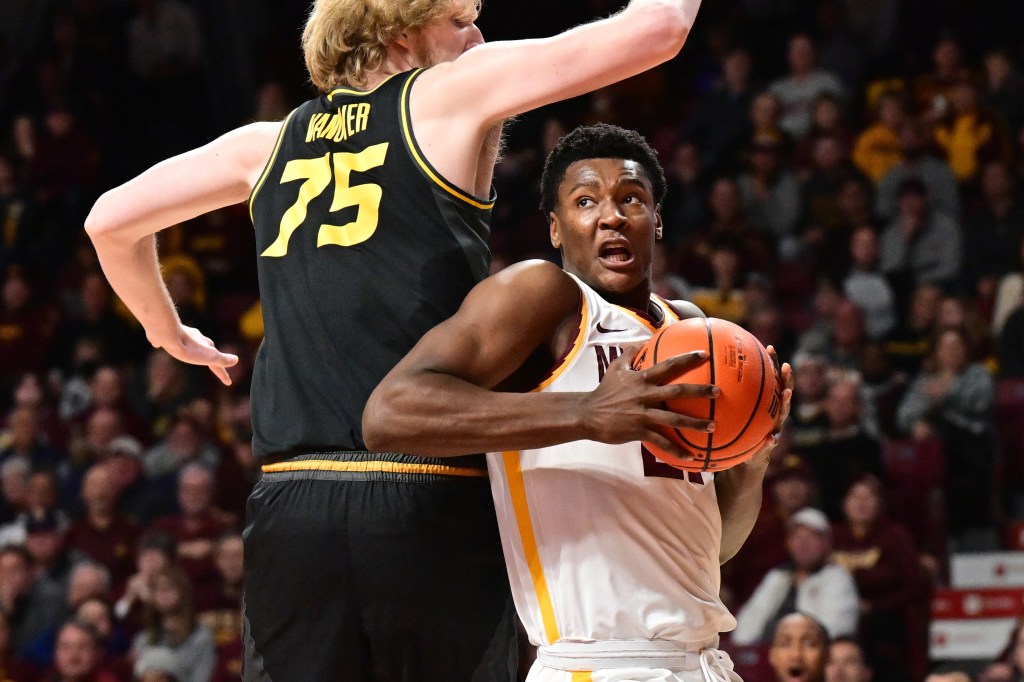 Men’s basketball: Gophers crash hard in a 70-68 loss to Missouri