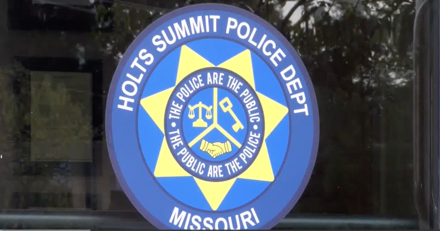 Holts Summit Police looking for suspected car thieves