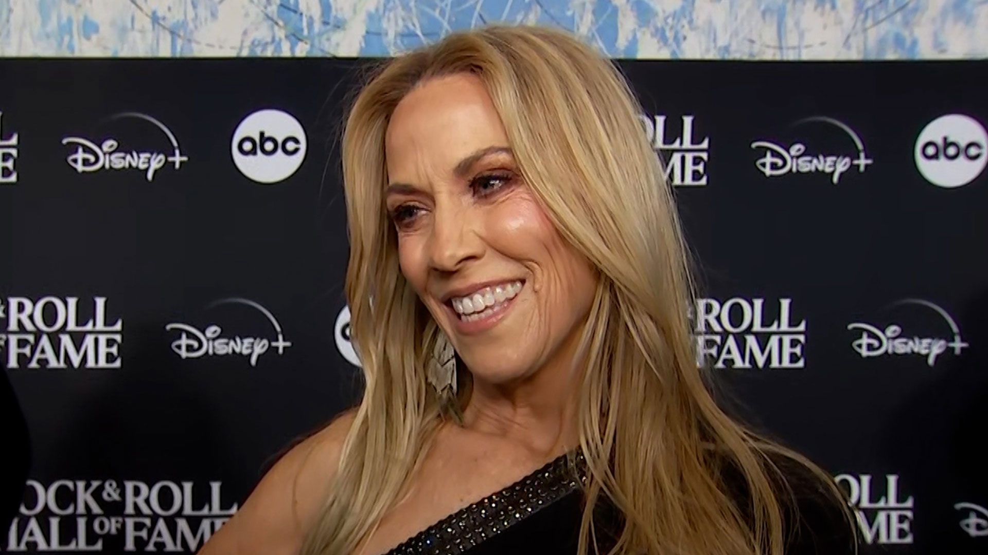 Sheryl Crow Says She ‘Wouldn’t’ Have Started Music Career In Current Era Of Social Media ‘Chatter’