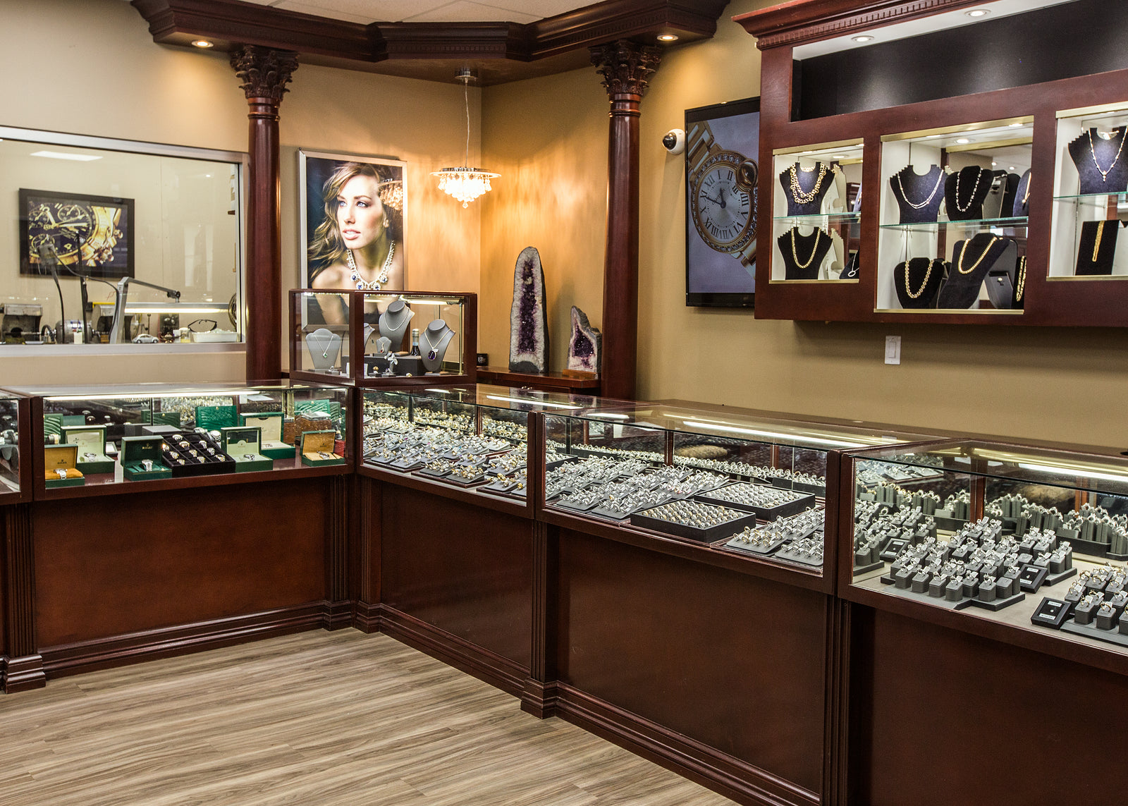 Elite Fine Jewelers Showcases Exquisite Collection Of Vintage, Estate, and Antique Jewelry