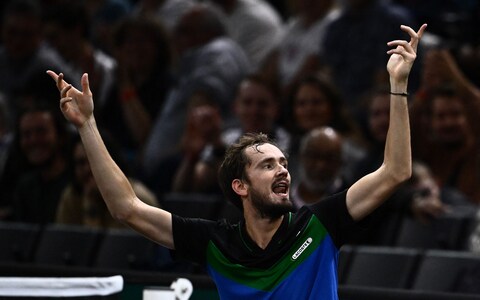 Daniil Medvedev gives crowd middle finger after being booed in Paris Masters defeat